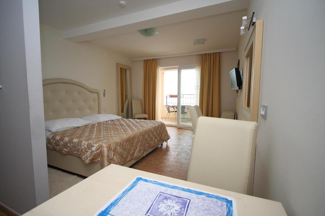 Aparthotel Natalia Podgora Exterior foto